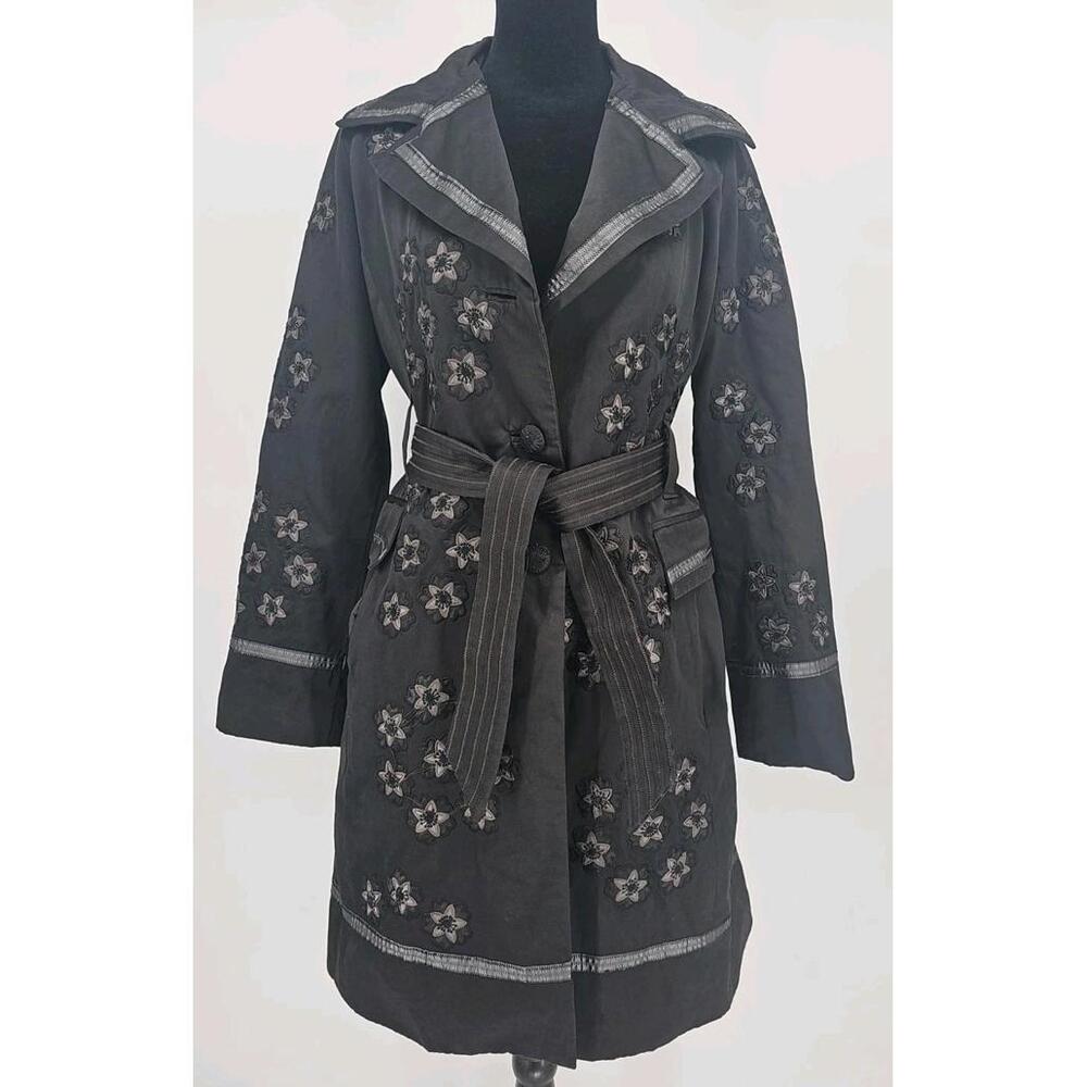 Paparazzi Vintage Black Medium Cotton Long Coat With Embroidered Flowers